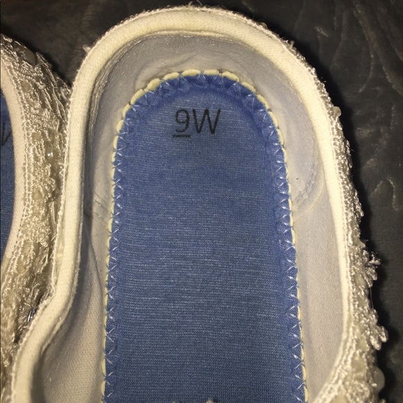 Ivory Bridal Tennis Shoes with Lace - Picture 5 of 7